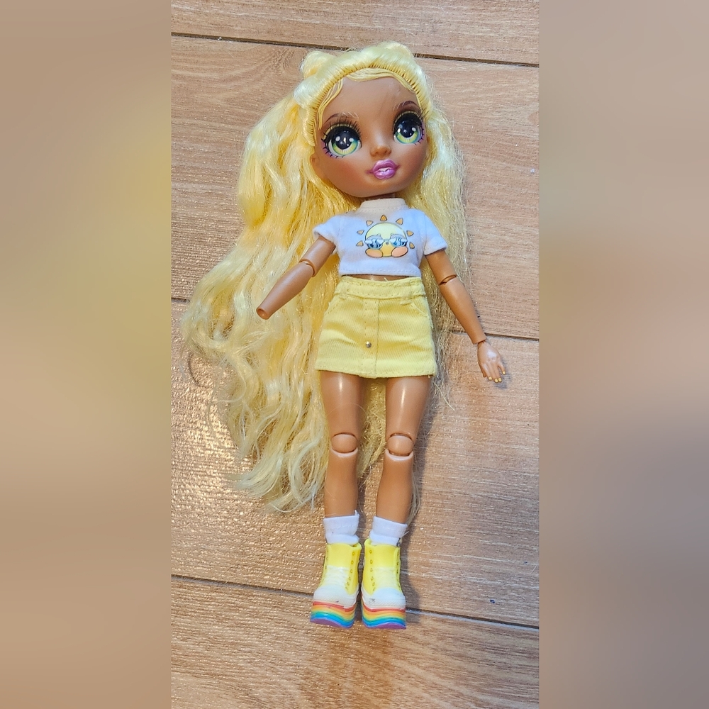 Rainbow High Junior Sunny Doll